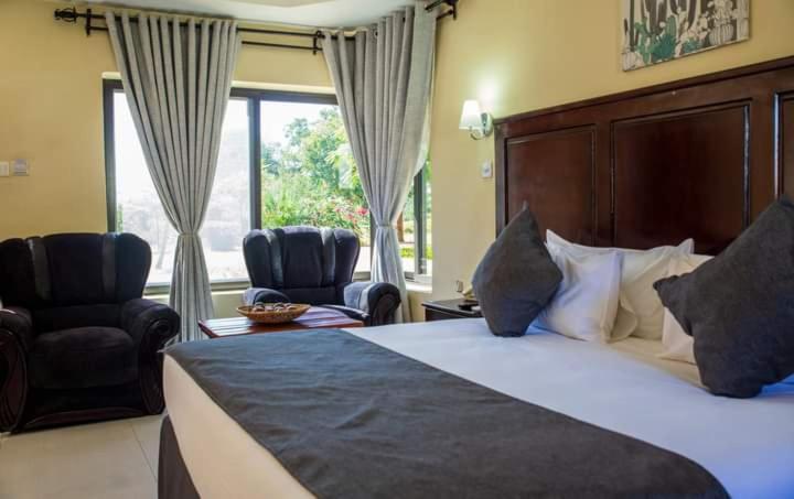 Zambezi Junction Lodge リビングストン エクステリア 写真