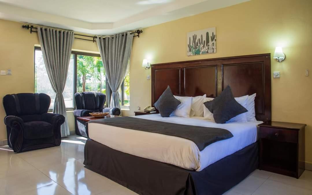Zambezi Junction Lodge リビングストン エクステリア 写真