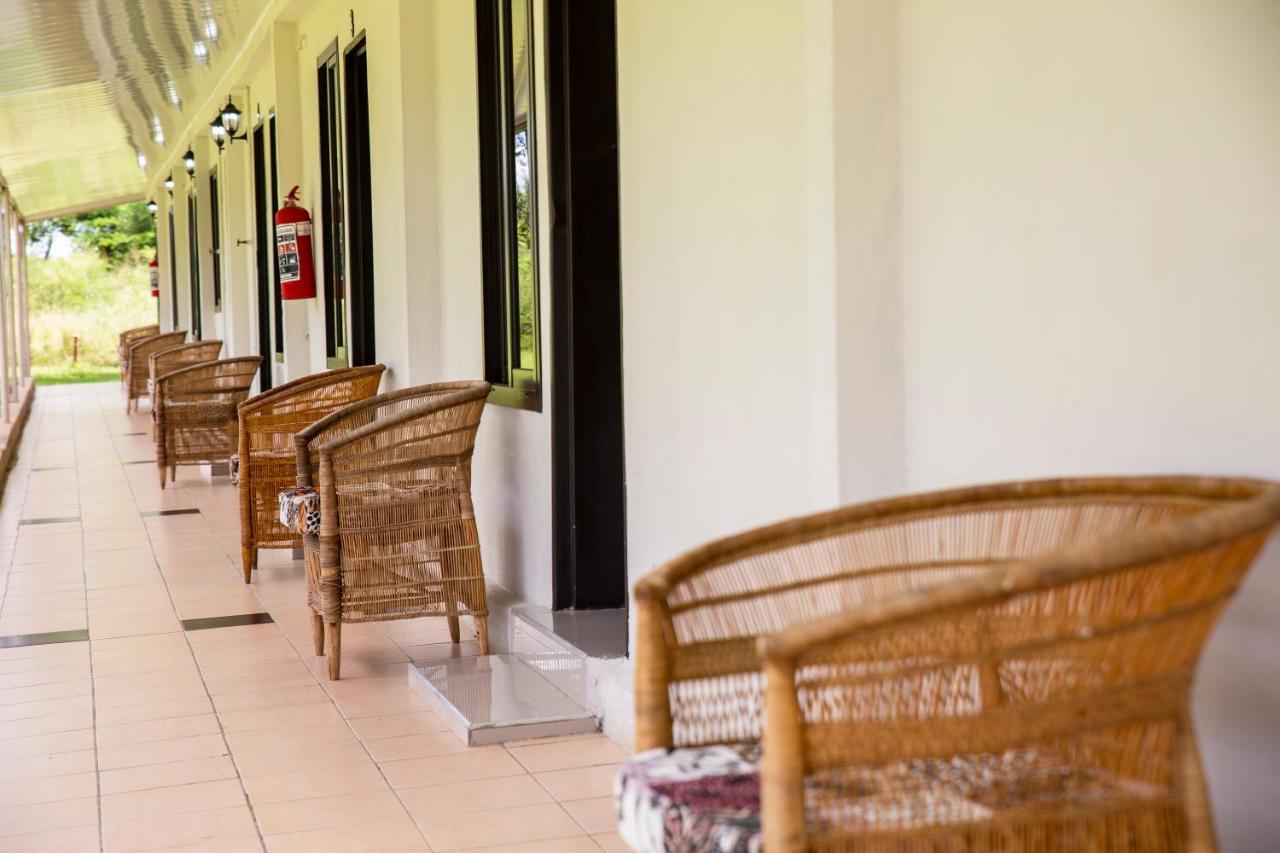 Zambezi Junction Lodge リビングストン エクステリア 写真