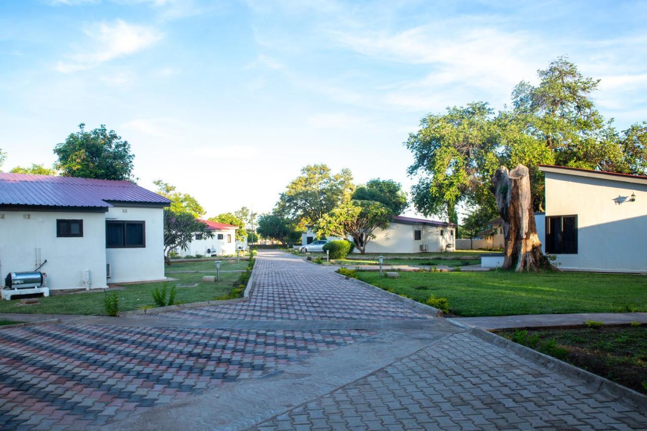 Zambezi Junction Lodge リビングストン エクステリア 写真